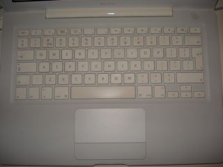 Apple MacBook 13.3 inch 2.4 i